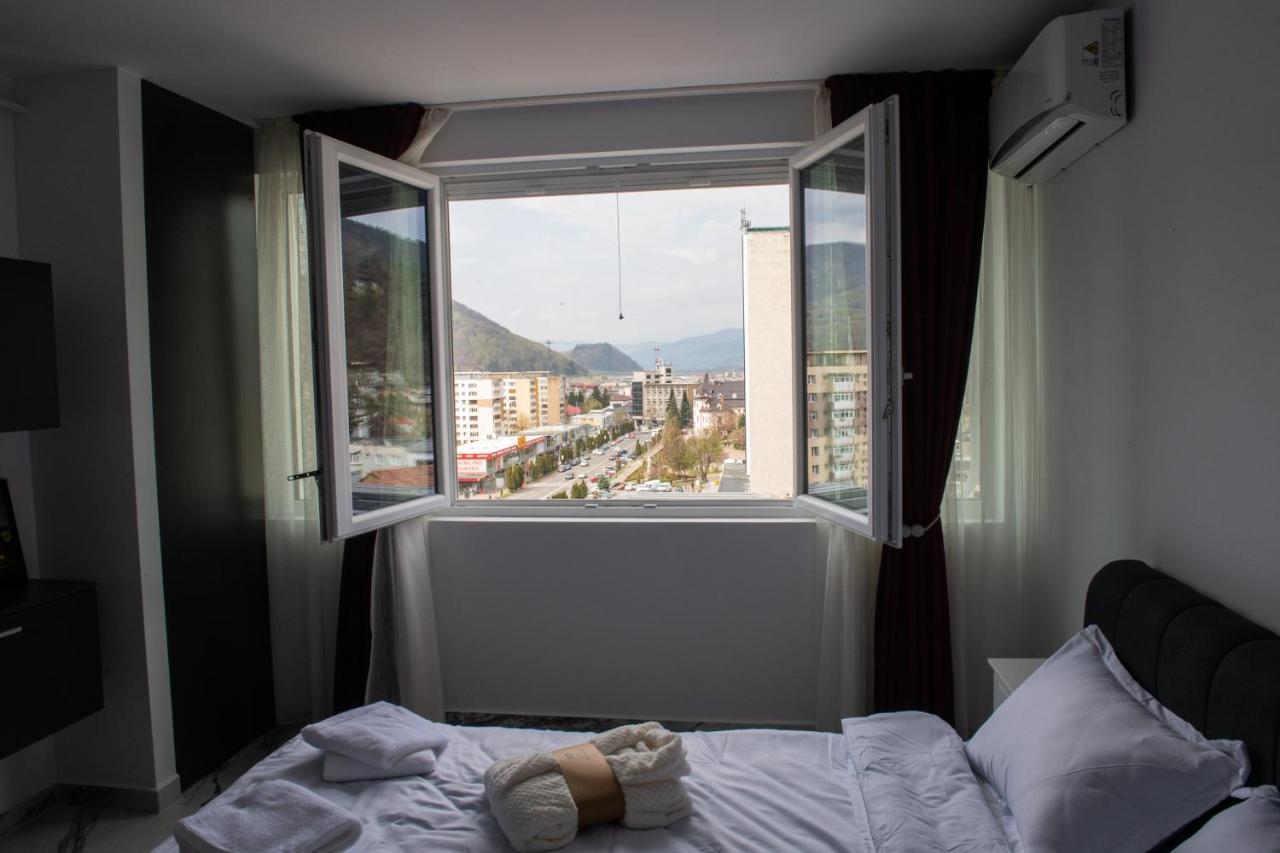 Apart Hotel Center Piatra Neamţ Exteriör bild